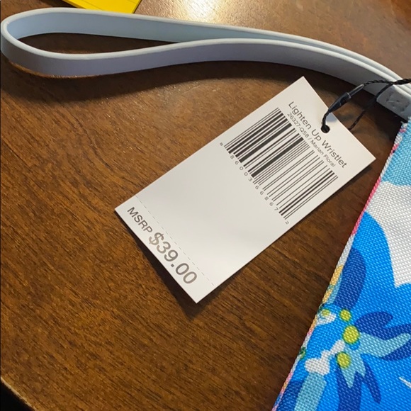 Vera Bradley lighten up wristlet - Picture 2 of 5